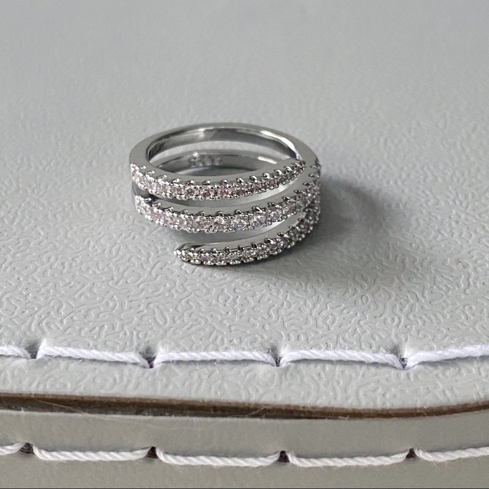 925 Sterling Silver Zirconia Coil Ring
